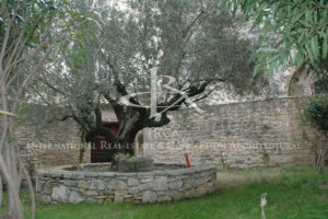 château du XVème au cœur d’un village Ardéchois
