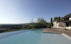 Remarquable demeure contemporaine avec design moderne