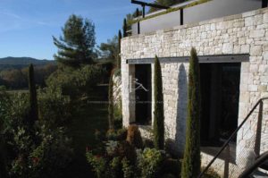 Remarquable demeure contemporaine avec design moderne