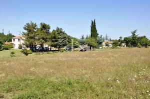 Villa avec dépendances et terrain de plus de 11 689 m²
