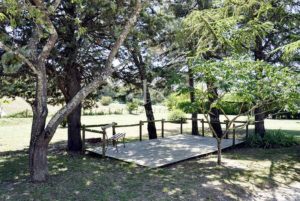 Villa avec dépendances et terrain de plus de 11 689 m²