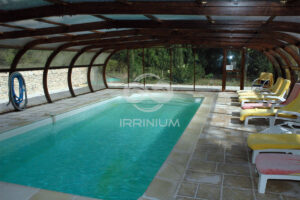 Domaine viticole en Provence avec vignobles et installations modernes